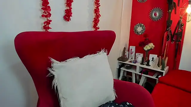 Snapshot of julieta_evans_ chatting on 02/10/25, 09:15 julieta evans online show from 02/10/25, 09:15