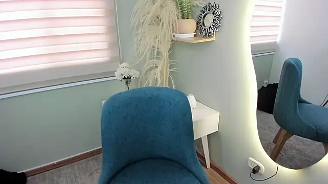 Snapshot of julieta_evans_ chatting on 11/06/25, 09:48 julieta evans online show from 11/06/25, 09:48