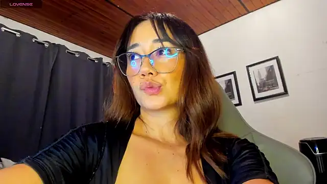 sofimendoza online show from 12/22/25, 04:53