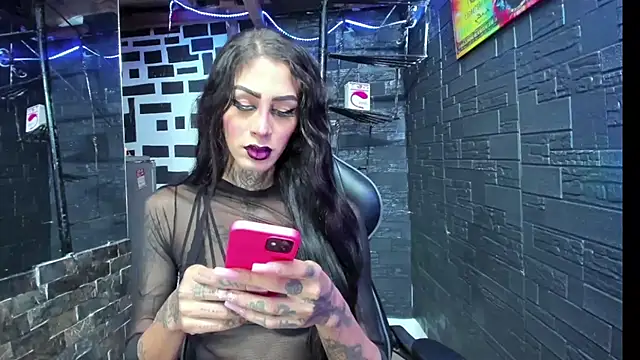 kissingdevil online show from 10/24/25, 10:17