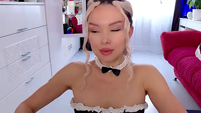 WhiteBunny online show from 02/08/26, 07:12