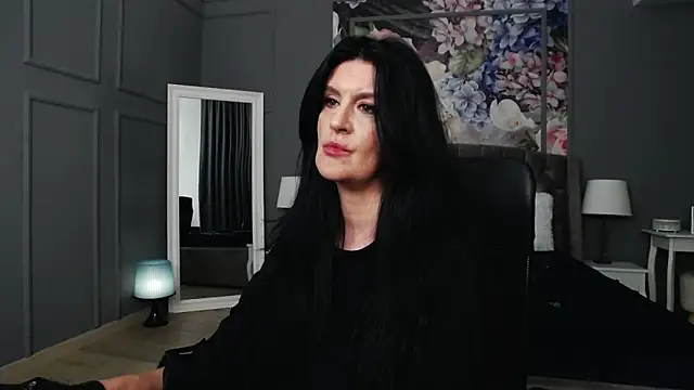 Snapshot of DomMelissaW chatting on 12/13/24, 03:27 DomMelissaW online show from 12/13/24, 03:27