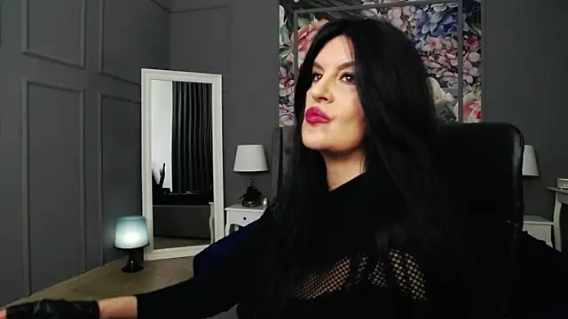 Snapshot of DomMelissaW chatting on 12/16/24, 11:18 DomMelissaW online show from 12/16/24, 11:18