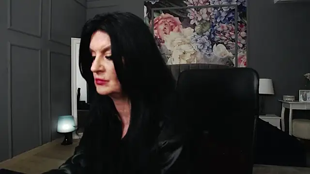 Snapshot of DomMelissaW chatting on 12/23/24, 01:18 DomMelissaW online show from 12/23/24, 01:18