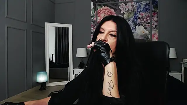 Snapshot of DomMelissaW chatting on 01/05/25, 01:13 DomMelissaW online show from 01/05/25, 01:13