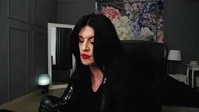 Snapshot of DomMelissaW chatting on 02/21/25, 02:39 DomMelissaW online show from 02/21/25, 02:39