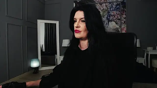 Snapshot of DomMelissaW chatting on 03/07/25, 01:09 DomMelissaW online show from 03/07/25, 01:09