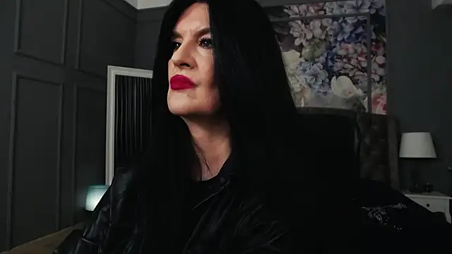 Snapshot of DomMelissaW chatting on 10/20/25, 07:47 DomMelissaW online show from 10/20/25, 07:47