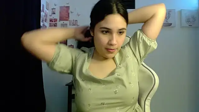 Snapshot of InocentHeaven1 chatting on 04/28/26, 12:32 InocentHeaven1 online show from 04/28/26, 12:32
