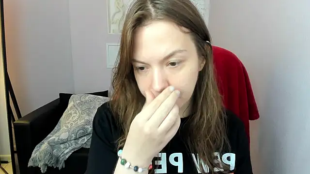 Snapshot of Persephoni chatting on 06/17/26, 10:28 Persephoni online show from 06/17/26, 10:28