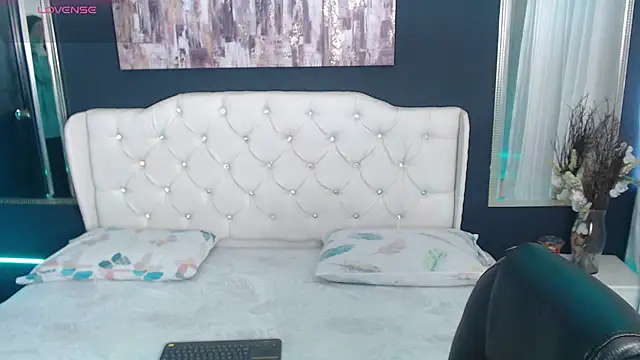 LiaVillalobos online show from 09/22/25, 12:40