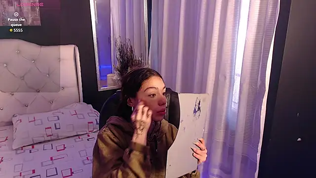 LiaVillalobos online show from 10/23/25, 12:15