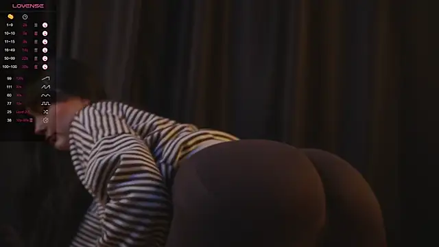 Snapshot of itssophiie chatting on 11/17/25, 08:14 itssophiie online show from 11/17/25, 08:14