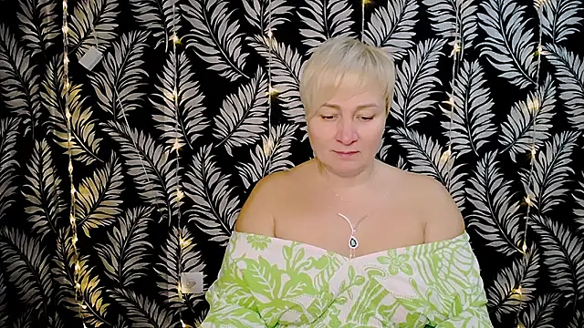 Olivia playful online show from 12/30/24, 12:20