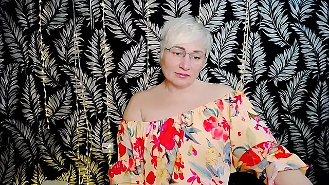 Snapshot of Olivia_playful chatting on 04/26/26, 10:24 Olivia playful online show from 04/26/26, 10:24