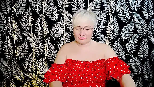 Snapshot of Olivia_playful chatting on 05/03/26, 10:32 Olivia playful online show from 05/03/26, 10:32