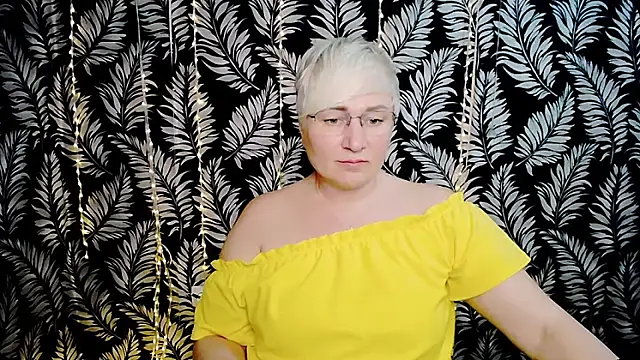 Snapshot of Olivia_playful chatting on 05/11/26, 04:04 Olivia playful online show from 05/11/26, 04:04