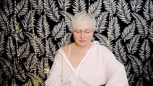 Snapshot of Olivia_playful chatting on 05/15/26, 10:22 Olivia playful online show from 05/15/26, 10:22