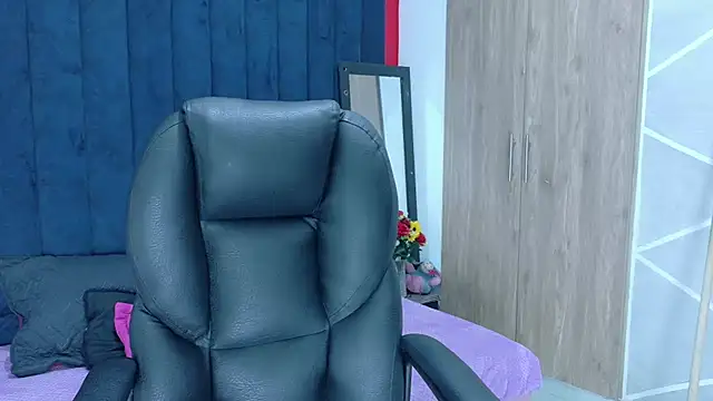 Snapshot of Chanel-24 chatting on 10/15/25, 04:12 Chanel-24 online show from 10/15/25, 04:12