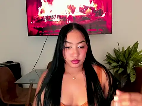 Snapshot of brunetenikole02 chatting on 02/25/25, 01:09 brunetenikole02 online show from 02/25/25, 01:09