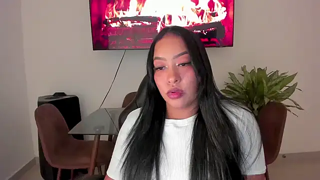 Snapshot of brunetenikole02 chatting on 03/14/25, 02:20 brunetenikole02 online show from 03/14/25, 02:20