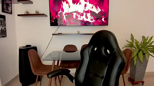 Snapshot of brunetenikole02 chatting on 09/16/25, 02:12 brunetenikole02 online show from 09/16/25, 02:12