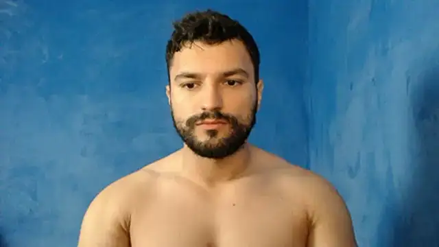 Snapshot of alex_blu chatting on 06/17/26, 12:35 alex blu online show from 06/17/26, 12:35