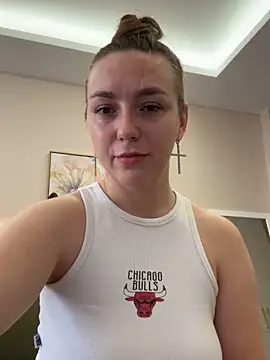 Snapshot of Janeee chatting on 12/09/24, 08:22 Janeee online show from 12/09/24, 08:22