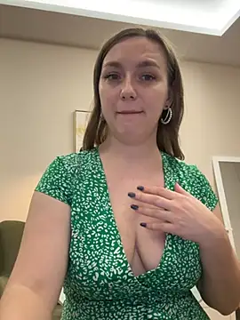 Snapshot of Janeee chatting on 01/04/25, 12:59 Janeee online show from 01/04/25, 12:59