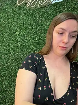 Snapshot of Janeee chatting on 02/16/25, 11:05 Janeee online show from 02/16/25, 11:05