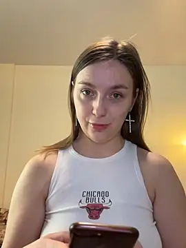 Snapshot of Janeee chatting on 03/07/25, 11:40 Janeee online show from 03/07/25, 11:40