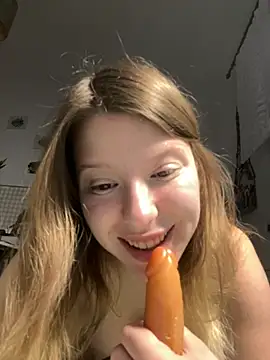 kimczii online show from 04/21/26, 06:31