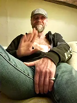 Snapshot of eddouxxx78 chatting on 02/08/25, 07:16 eddouxxx78 online show from 02/08/25, 07:16