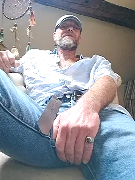 Snapshot of eddouxxx78 chatting on 09/10/25, 03:45 eddouxxx78 online show from 09/10/25, 03:45