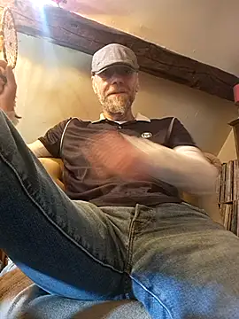 eddouxxx78 online show from 04/25/26, 07:00