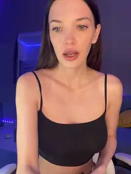 julia fly online show from 01/24/25, 12:41