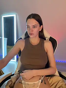 julia fly online show from 03/13/26, 09:27