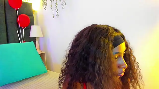 Snapshot of AntonellaaHot chatting on 02/19/25, 10:53 AntonellaaHot online show from 02/19/25, 10:53