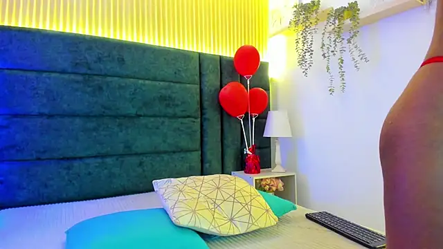 Snapshot of AntonellaaHot chatting on 02/21/25, 08:27 AntonellaaHot online show from 02/21/25, 08:27