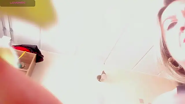 charlize legs online show from 12/08/24, 04:28