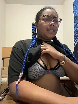 lunaxbat online show from 12/22/25, 05:59