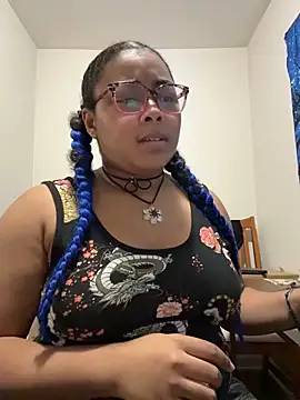 lunaxbat online show from 12/23/25, 06:33