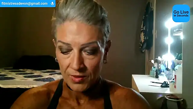 Snapshot of Devon2020 chatting on 05/27/26, 02:52 Devon2020 online show from 05/27/26, 02:52