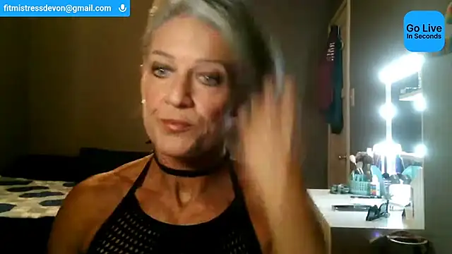 Snapshot of Devon2020 chatting on 05/29/26, 02:42 Devon2020 online show from 05/29/26, 02:42