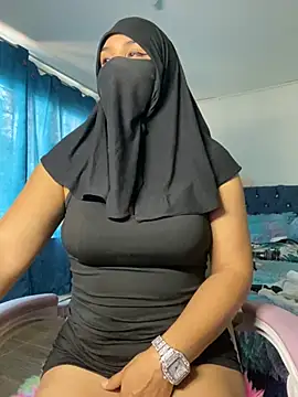 Snapshot of Jameela chatting on 01/15/25, 06:40 Jameela online show from 01/15/25, 06:40