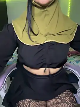 Snapshot of Jameela chatting on 05/25/26, 09:43 Jameela online show from 05/25/26, 09:43