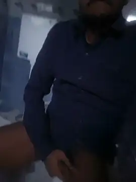 Snapshot of Itsdesi_boy chatting on 10/31/25, 03:40 Itsdesi boy online show from 10/31/25, 03:40