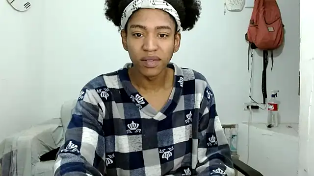 angelamarie1 online show from 10/28/25, 09:24