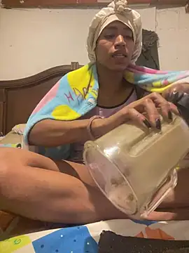 angelamarie1 online show from 05/17/26, 04:32