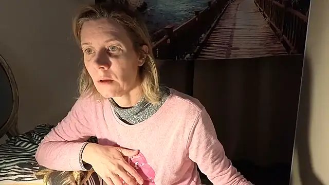 Lola Belgium online show from 04/12/26, 05:34